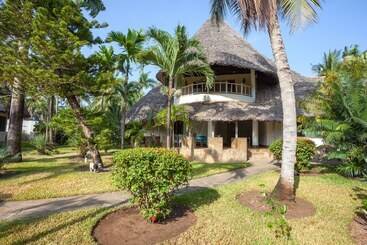 هتل Aestus Villas Resort