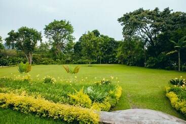 هتل Gorillas Lake Kivu