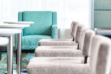 هتل Homewood Suites By Hilton North Bay