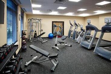 هتل Homewood Suites By Hilton North Bay