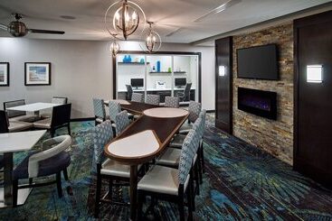 هتل Homewood Suites By Hilton North Bay