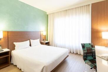 هتل Ibis Styles Curitiba Aeroporto