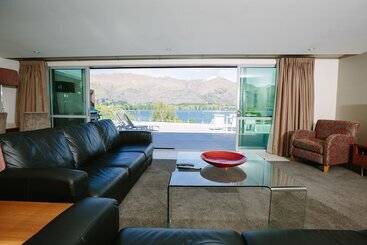 هتل Lakeside Apartments