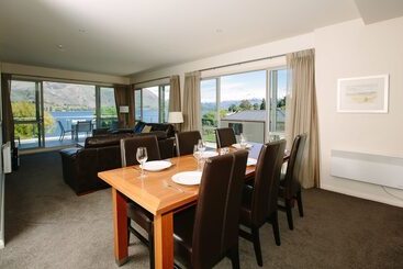 هتل Lakeside Apartments