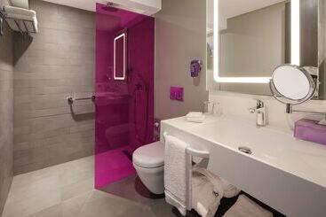 هتل Park Inn By Radisson Izmir