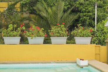 هتل Pontoval B&b