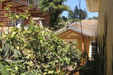 هتل Pontoval B&b