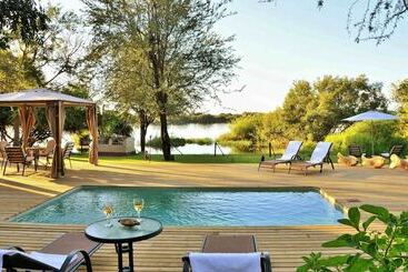 هتل River View Lodge