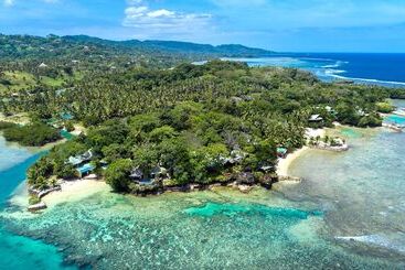 هتل Savasi Island Resort
