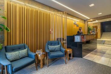 هتل Spot Family Suites