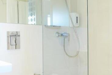 هتل Spot Family Suites