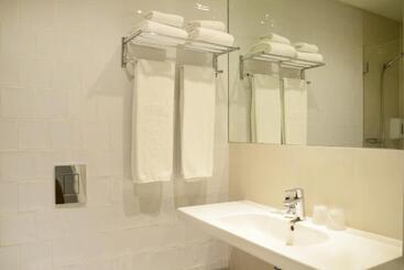 هتل Spot Family Suites