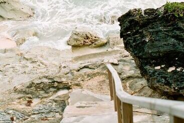 هتل The Loren At Pink Beach