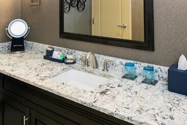 هتل The Tennessean Personal Luxury