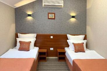 هاستل Economy Room In Hotel Eney