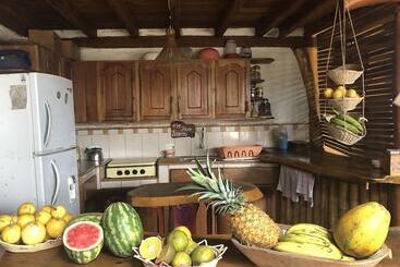 הוסטל Hostal Rutamar