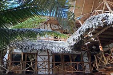 هاستل Hostal Rutamar