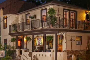 تختخواب و صبحانه Benton Place Inn