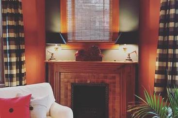 Castle La Crosse Bed And Breakfast