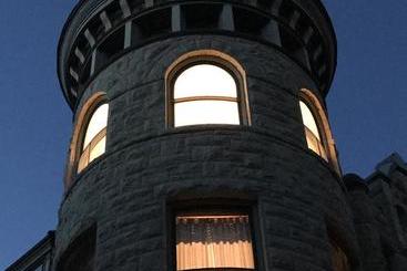 Castle La Crosse Bed And Breakfast