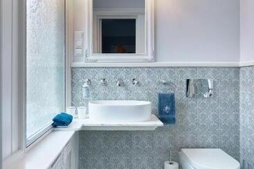 Vondelpark House B&b