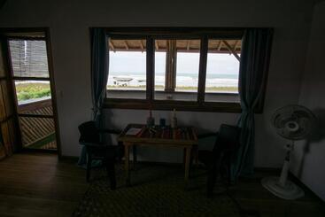 هتل Canoa Suites