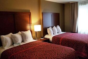 هتل Days Inn By Wyndham Brooklyn Marine Park