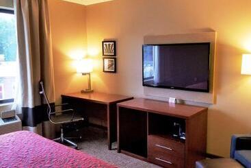 هتل Days Inn By Wyndham Brooklyn Marine Park