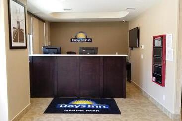 هتل Days Inn By Wyndham Brooklyn Marine Park