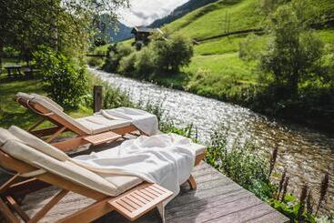 Отель Guesthouse St Nikolaus