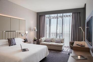 هتل Pearl Rotana Capital Centre