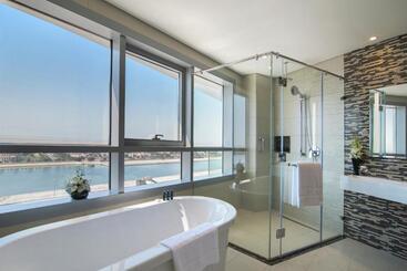 هتل Pearl Rotana Capital Centre