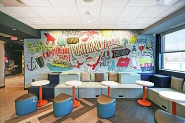 هتل Tru By Hilton Portland Airport Area
