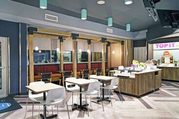 هتل Tru By Hilton Portland Airport Area