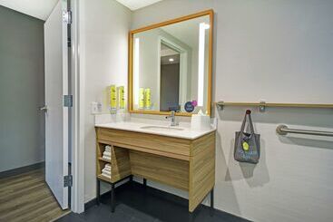 هتل Tru By Hilton Portland Airport Area