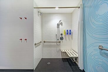 هتل Tru By Hilton Portland Airport Area