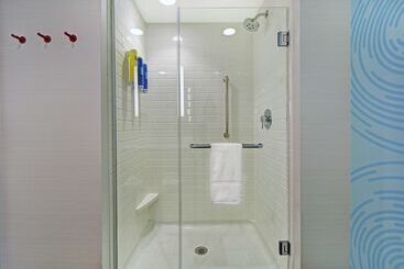 هتل Tru By Hilton Portland Airport Area