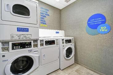 هتل Tru By Hilton Portland Airport Area
