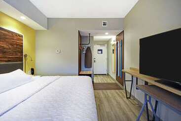 هتل Tru By Hilton Portland Airport Area