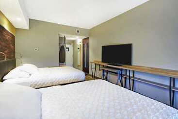 هتل Tru By Hilton Portland Airport Area