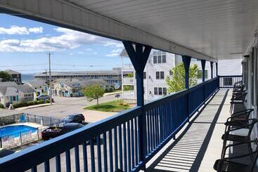 Island View Motel