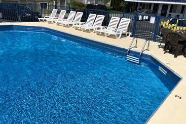 Island View Motel