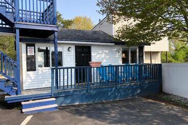 Island View Motel