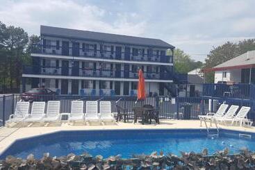 Island View Motel