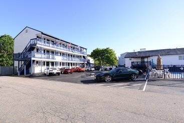 Island View Motel