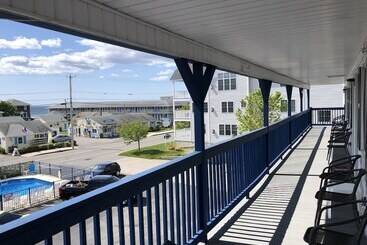 Island View Motel