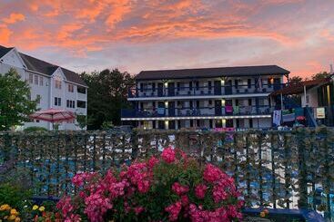 Island View Motel