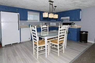 Island View Motel
