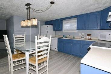 Island View Motel