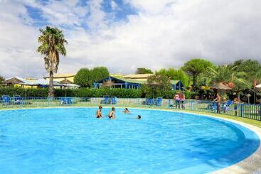 استراحتگاه Igv Club Vacanze Le Castella